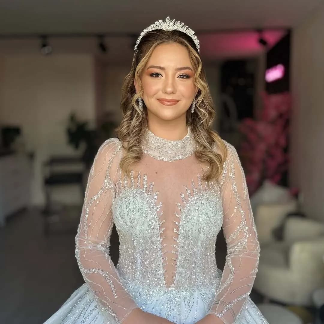 Hatice Saç Tasarım - İzmir Gelin Saç & Makyaj Uzmanı - fotoğraf 8