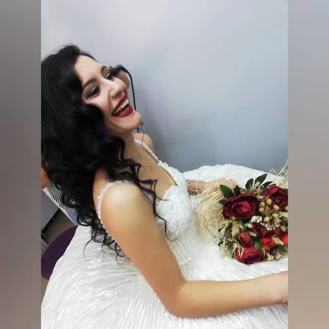 Karamel Kuaför - İzmir Gelin Saç & Makyaj Uzmanı - fotoğraf 2