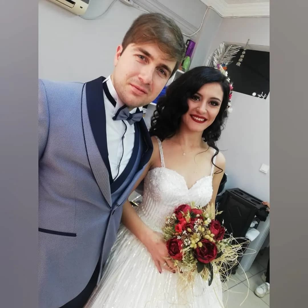 Karamel Kuaför - İzmir Gelin Saç & Makyaj Uzmanı - fotoğraf 8