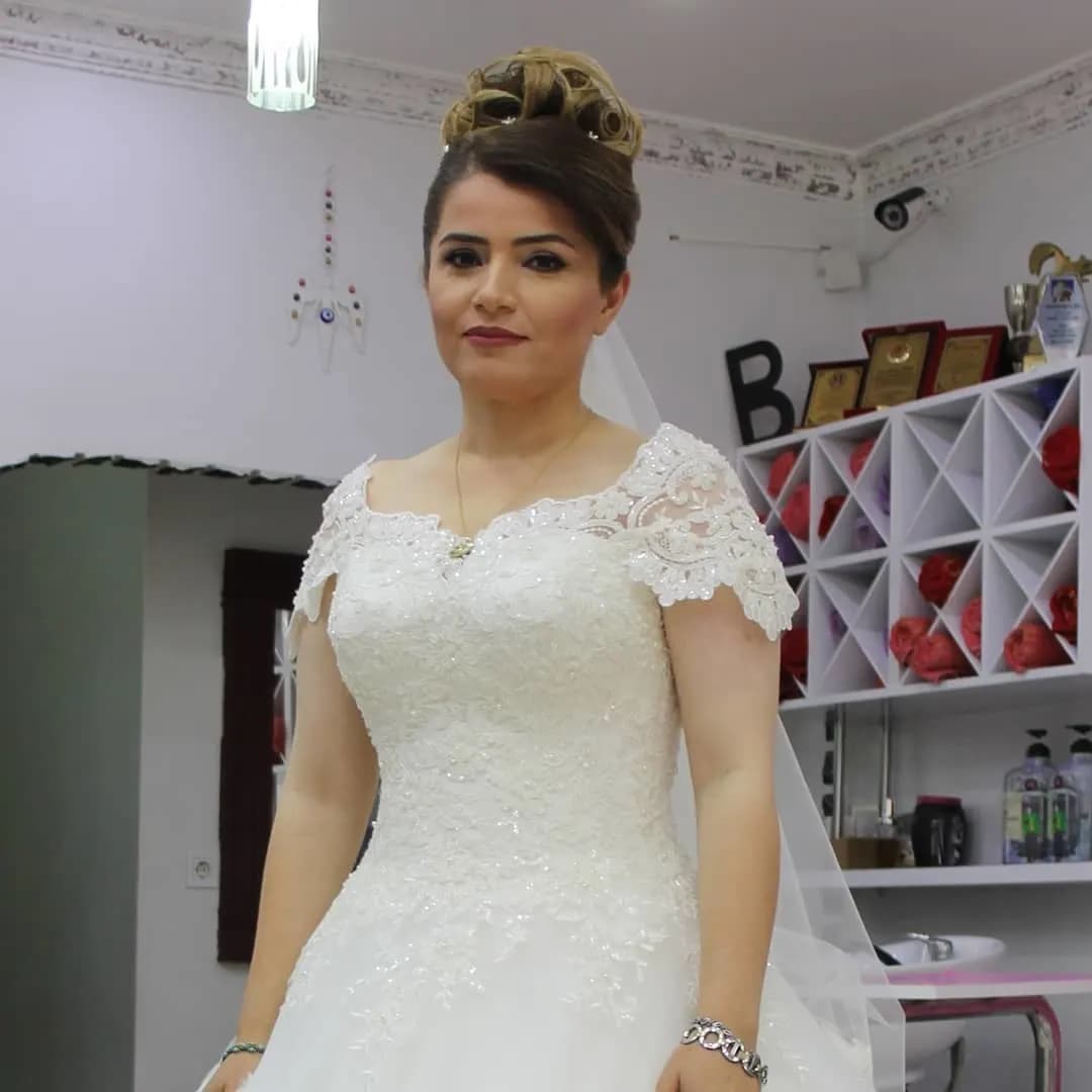 Kuaför Bilal Özer - İzmir Gelin Saç & Makyaj Uzmanı - fotoğraf 9