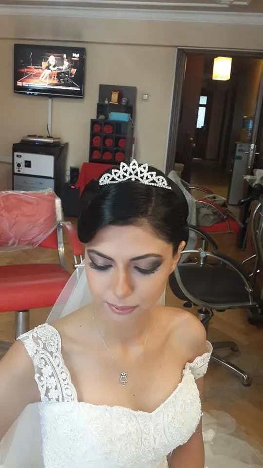 Lobby Professional - İzmir Gelin Saç & Makyaj Uzmanı - fotoğraf 5
