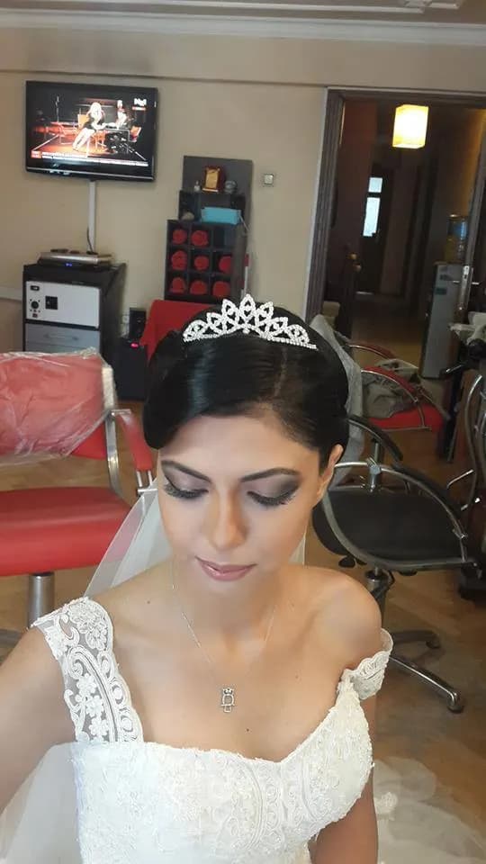 Lobby Professional - İzmir Gelin Saç & Makyaj Uzmanı - fotoğraf 6