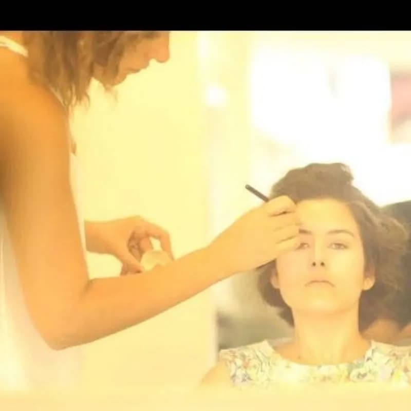 London Make Up & Hair - İzmir Gelin Saç & Makyaj Uzmanı - fotoğraf 6