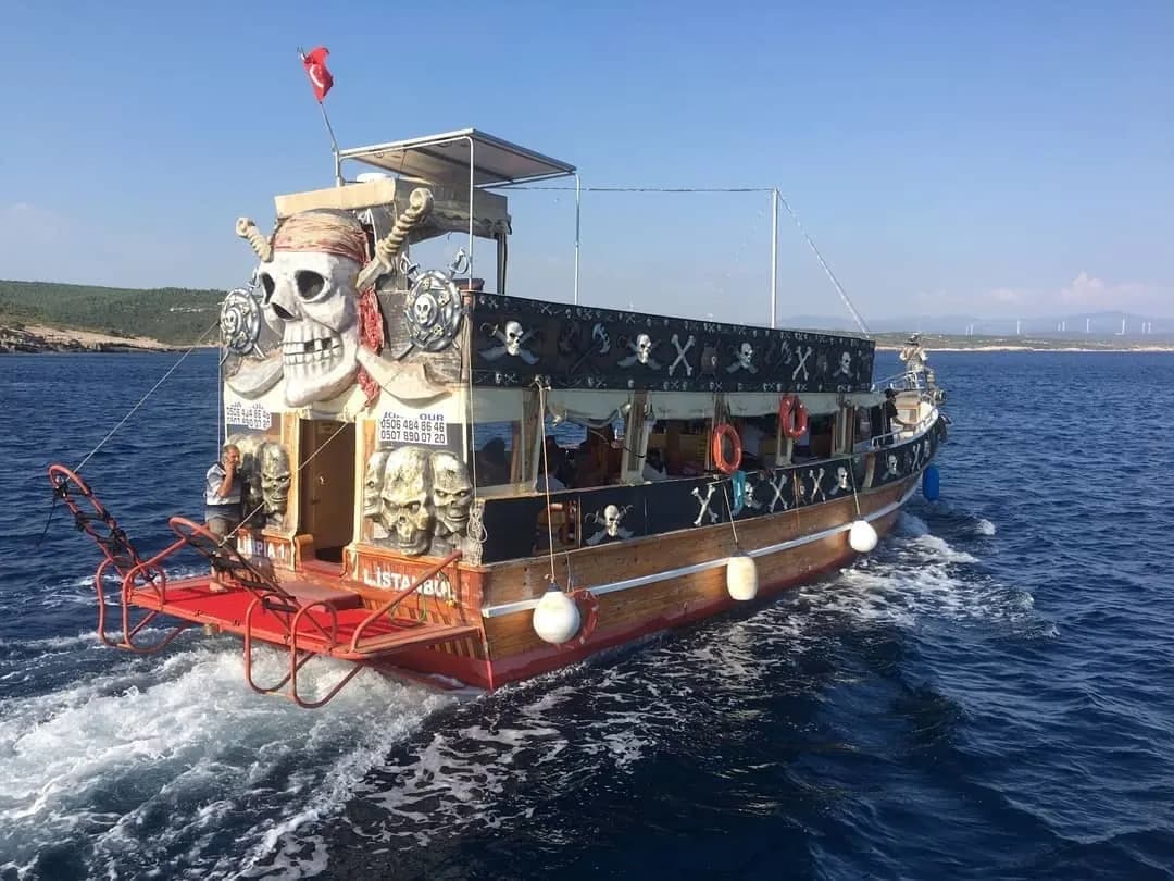 Olimpia Korsan Teknesi - İzmir Bekarlığa Veda Organizasyonu