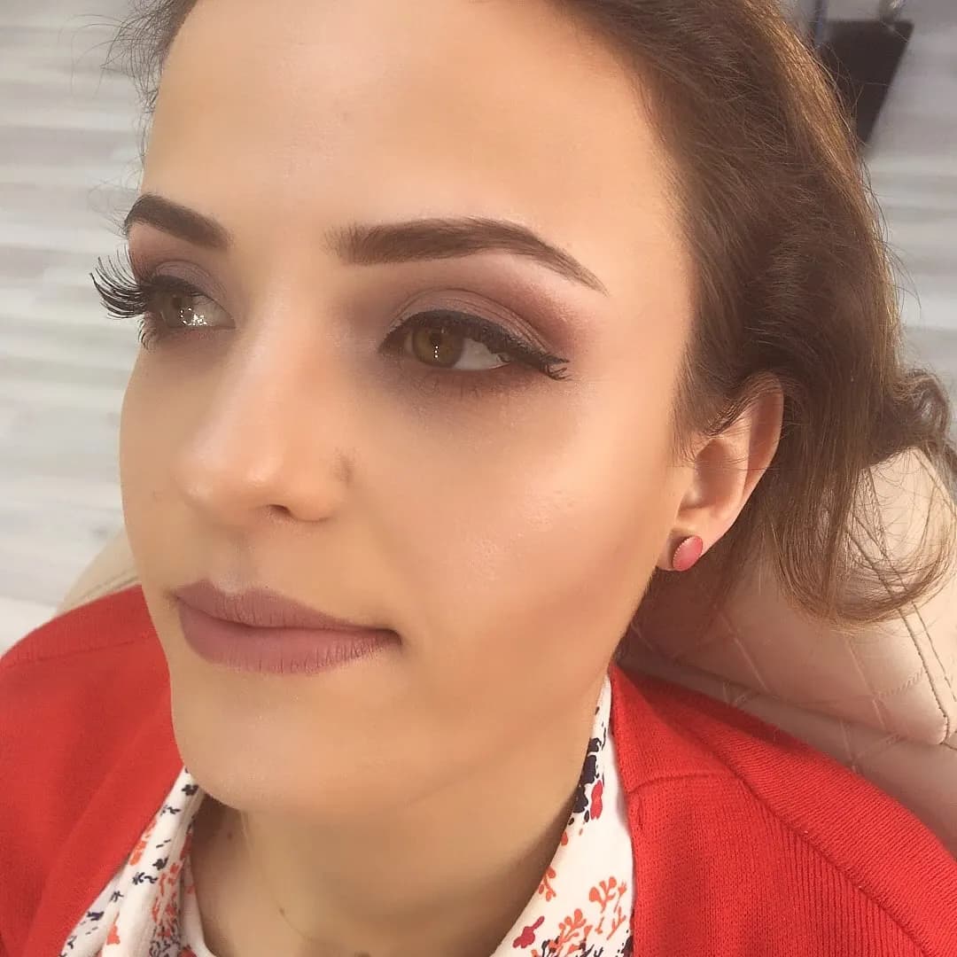 Özlem Elizi Kuaför - İzmir Gelin Saç & Makyaj Uzmanı