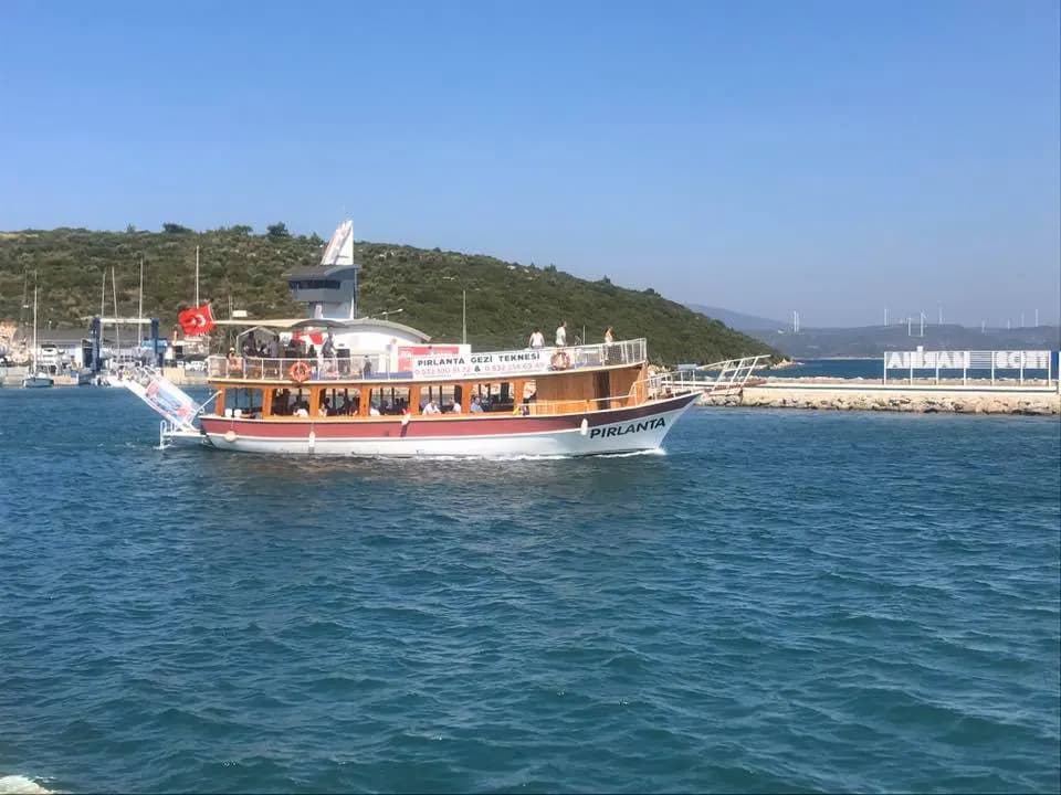 Pırlanta Tekne - İzmir Tekne Düğünü
