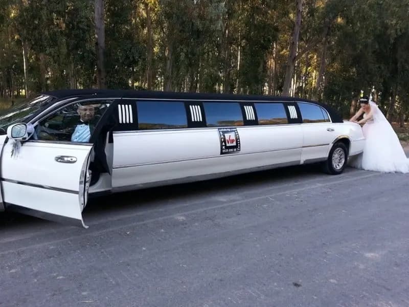 Şafak Vip Limuzin Kiralama - İzmir Gelin Arabası Firması