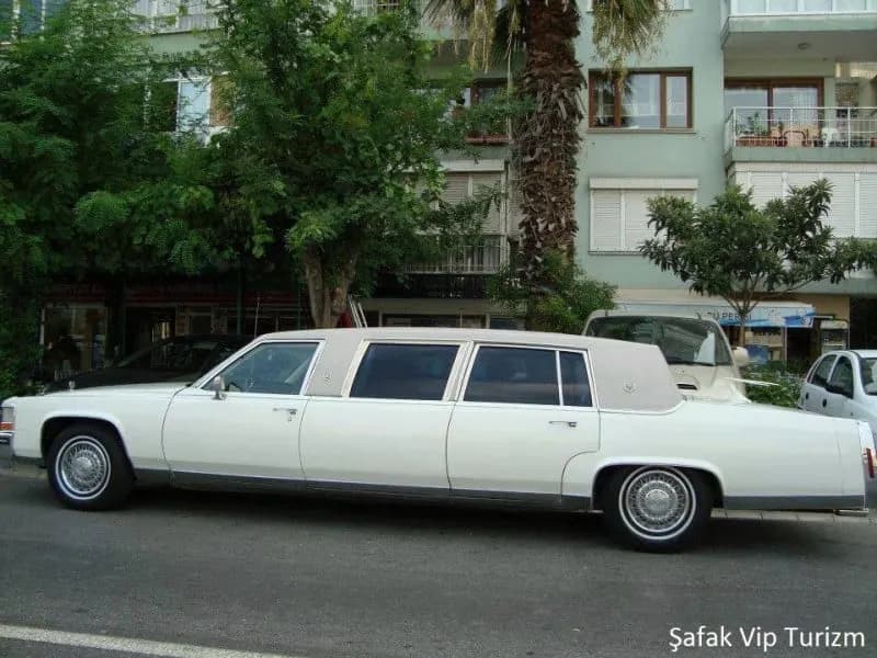 Şafak Vip Limuzin Kiralama - İzmir Gelin Arabası Firması