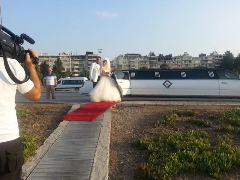 Şafak Vip Limuzin Kiralama - İzmir Gelin Arabası Firması - fotoğraf 7