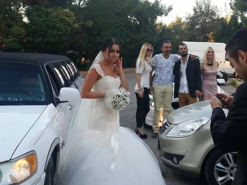 Şafak Vip Limuzin Kiralama - İzmir Gelin Arabası Firması - fotoğraf 9