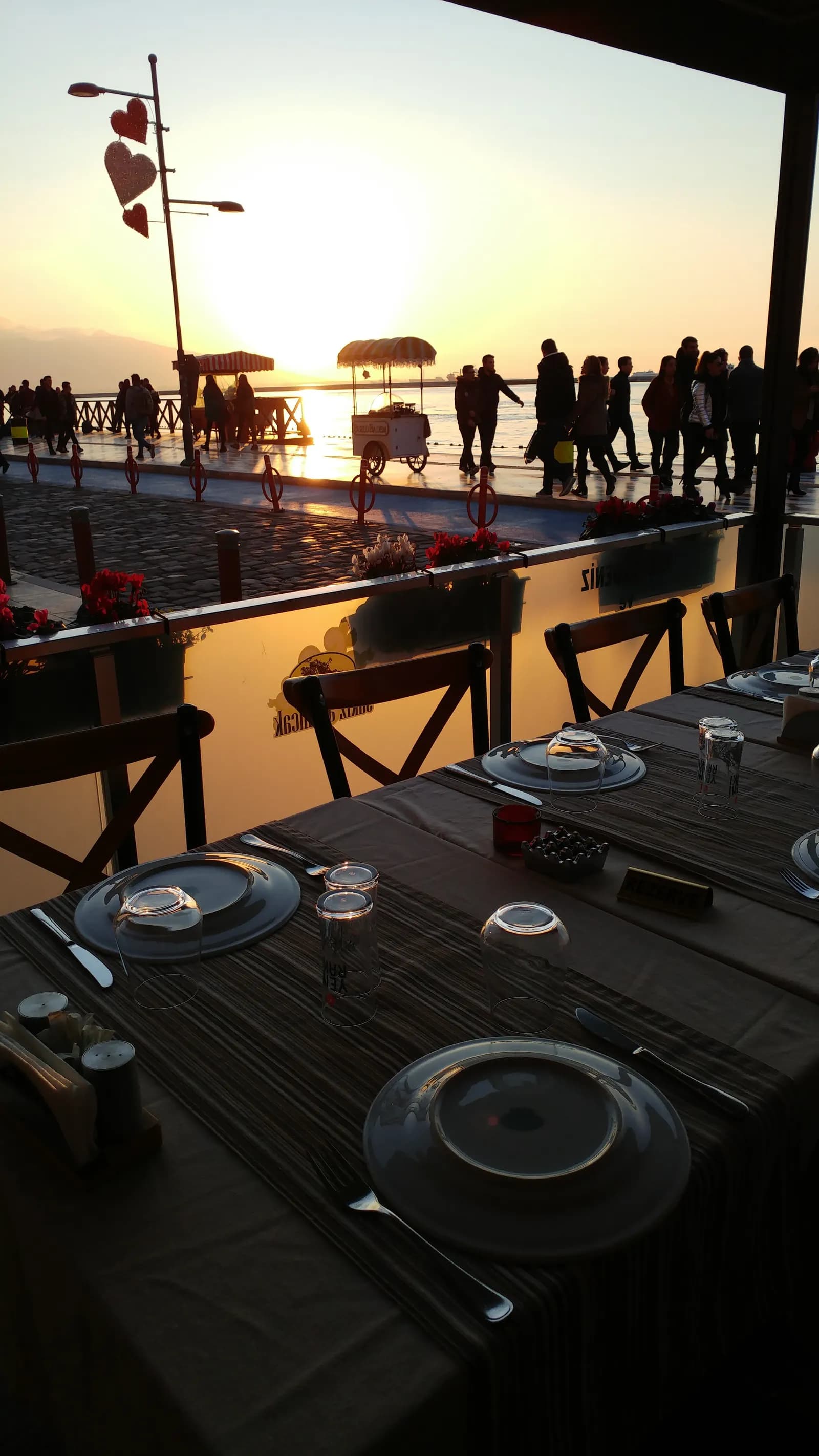 Sakız Alsancak Restoran & Cafe - İzmir After Party Mekanı - fotoğraf 3