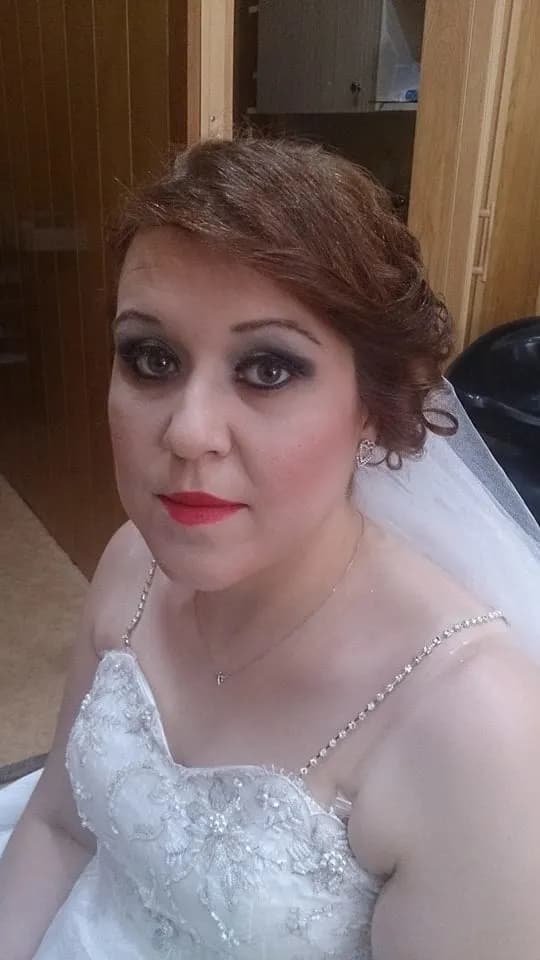 Saloon Pınar - İzmir Gelin Saç & Makyaj Uzmanı