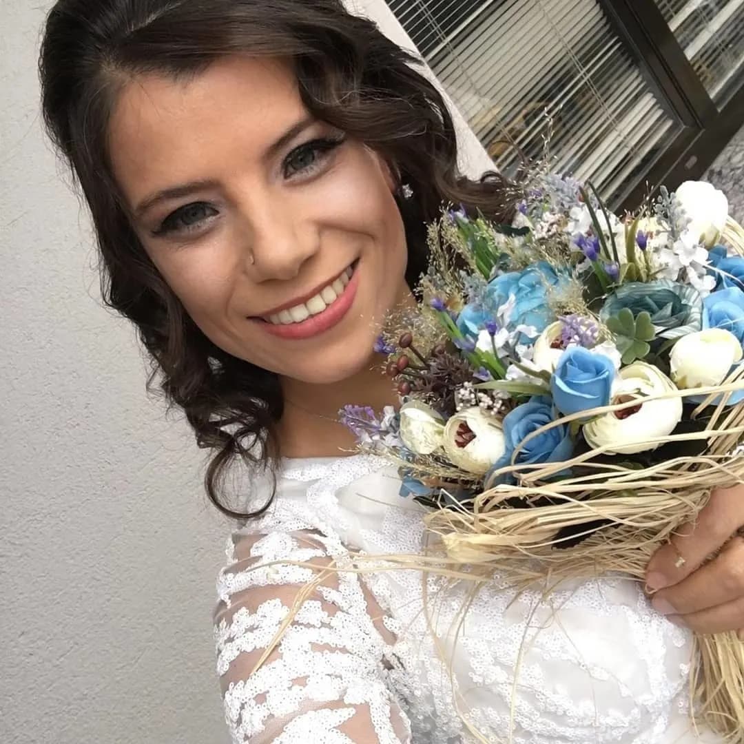 Seher Kuaför - İzmir Gelin Saç & Makyaj Uzmanı