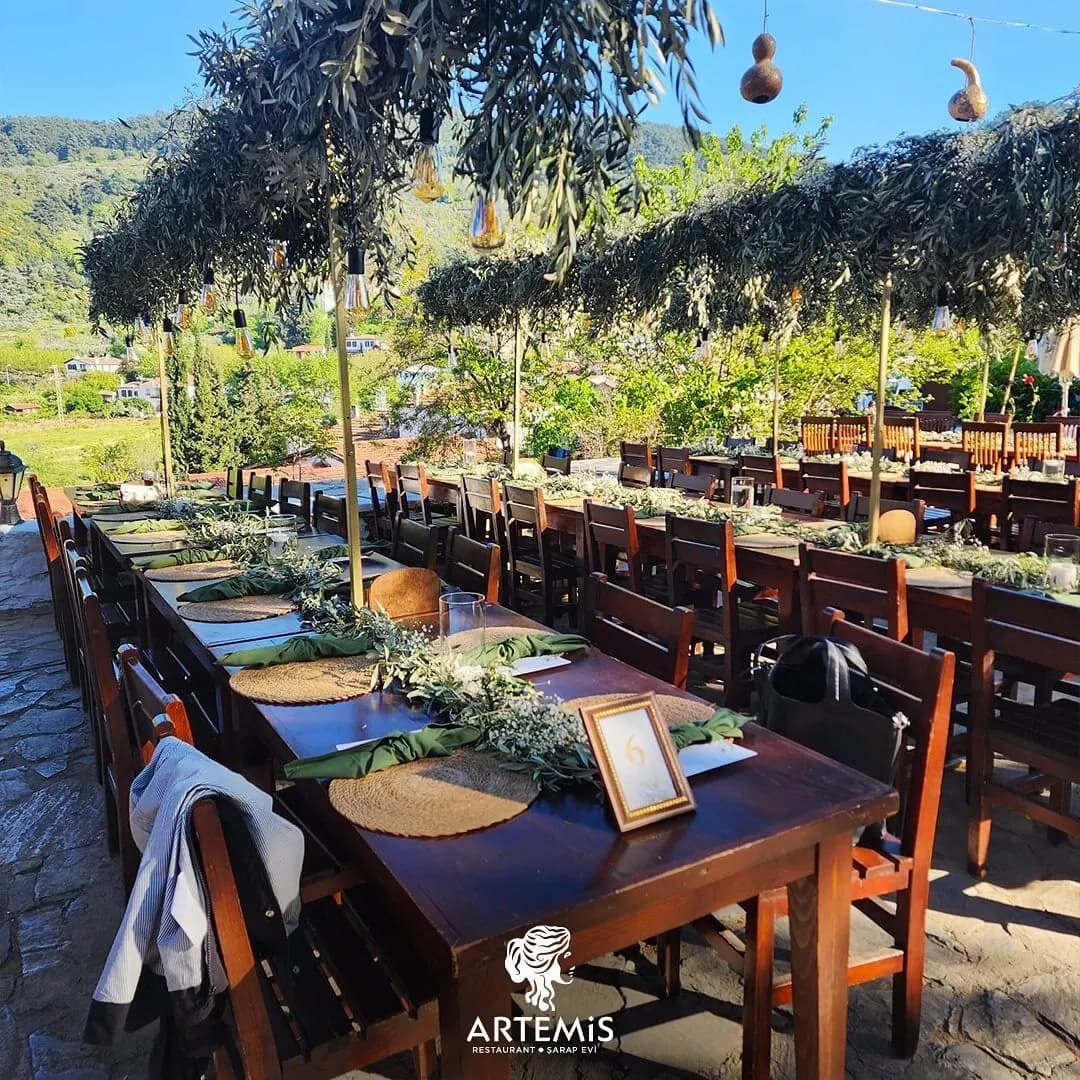 Tarihi Artemis Restaurant - İzmir Tarihi Mekan