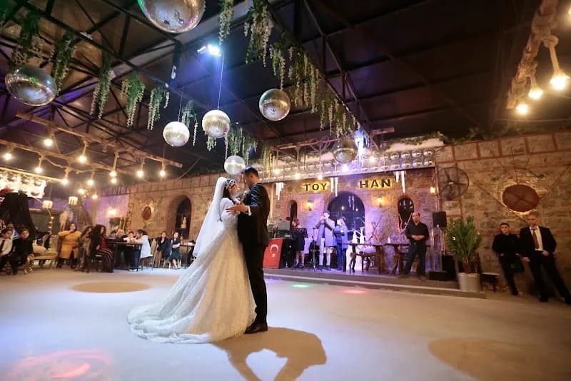 Toy Han Bizim Bahçe Bayraklı - İzmir Düğün Salonu