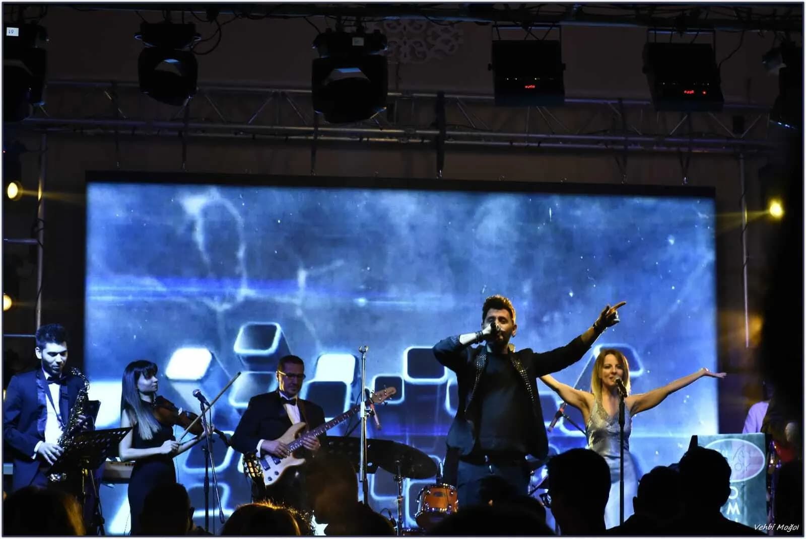 Tufan Aksoy Organizasyon & Omnitone - İzmir Düğün Müzik Grubu / DJ