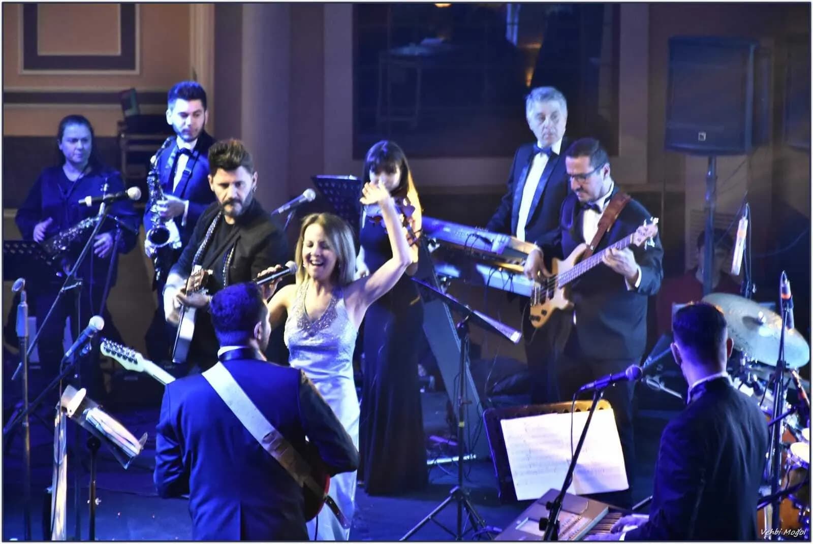 Tufan Aksoy Organizasyon & Omnitone - İzmir Düğün Müzik Grubu / DJ - fotoğraf 8