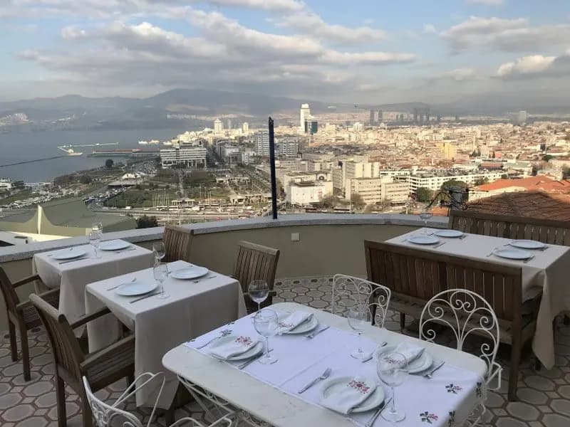 Varyant Konakları - İzmir Tarihi Mekan
